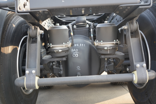 Hộp Số Và Hệ Truyền Động Chenglong H7 Pro 450HP