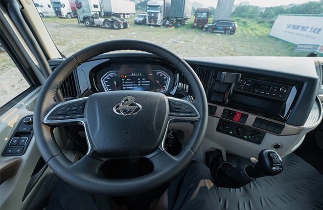 ĐẦU KÉO 1 CẦU CHENGLONG H5 360HP