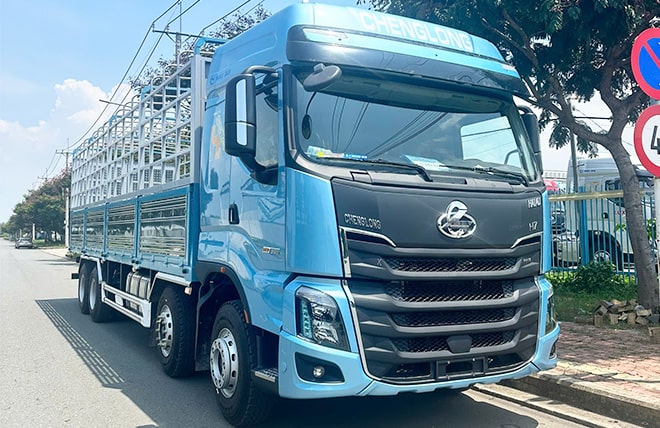TẢI THÙNG CHENGLONG 4 CHÂN H7 THÙNG CAO 2M5