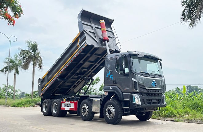 Hình 2: XE BEN CHENGLONG H5 4 Chân -360HP CẦU LÁP
