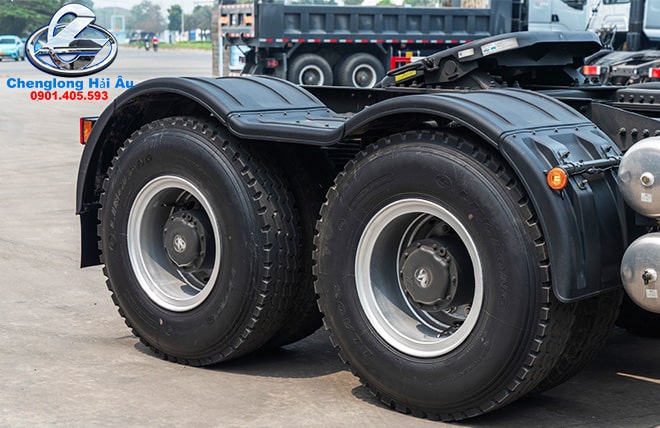 ĐẦU KÉO CHENGLONG H7 LUXK 445HP - CẦU DẦU
